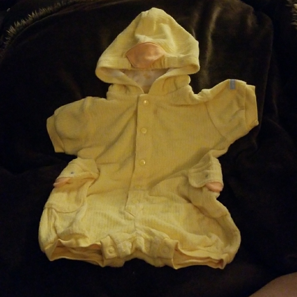 CARTER'S BABIES CUTEST DUCK SUIT ONSIE 0-3 months